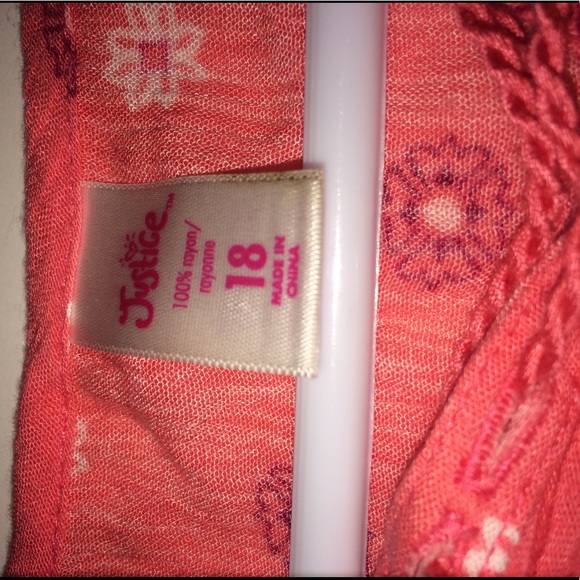 A pink flowy blouse for kids - Picture 2 of 3